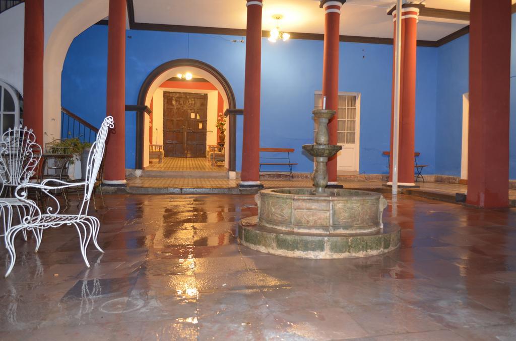 Casa Solariega Hostal B&B Sucre Exterior photo