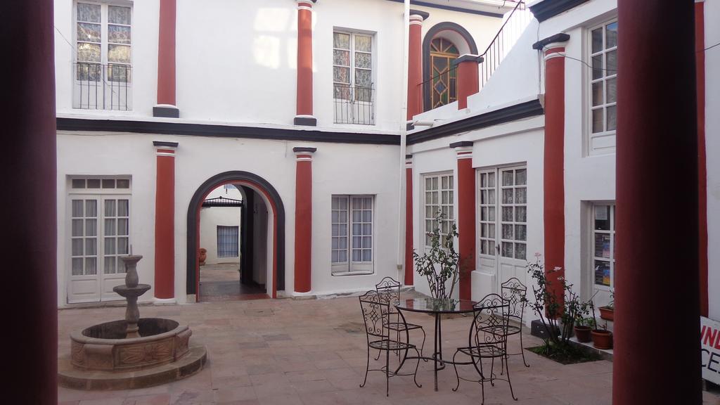 Casa Solariega Hostal B&B Sucre Exterior photo