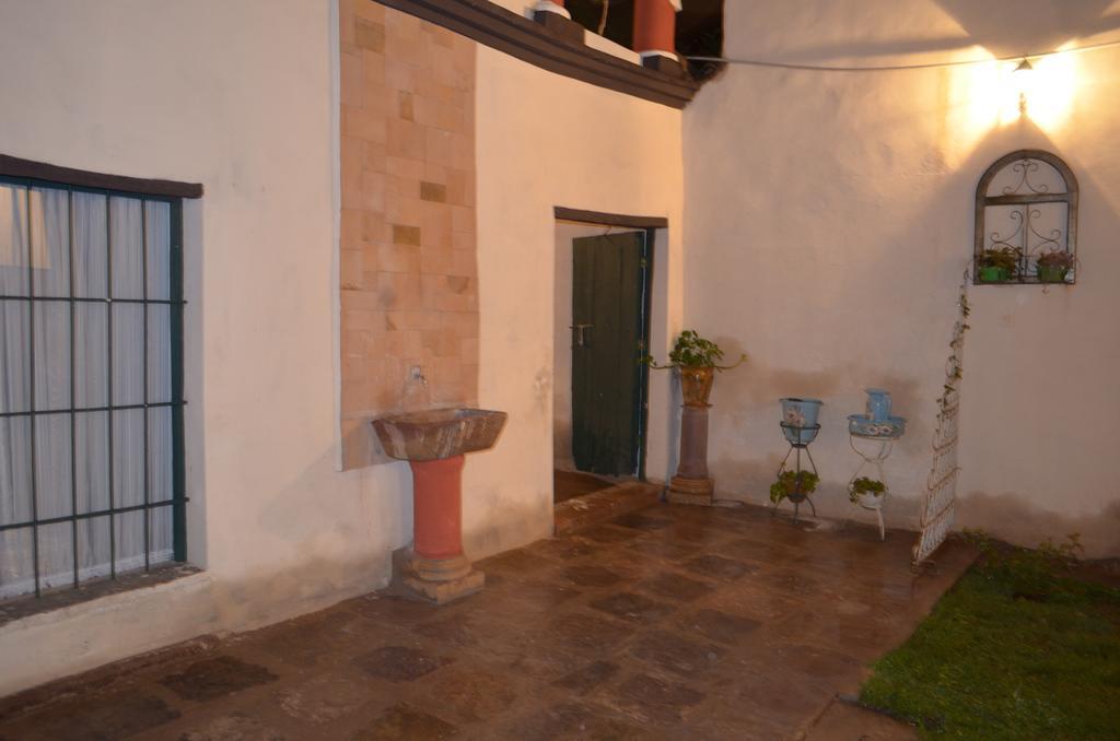 Casa Solariega Hostal B&B Sucre Exterior photo